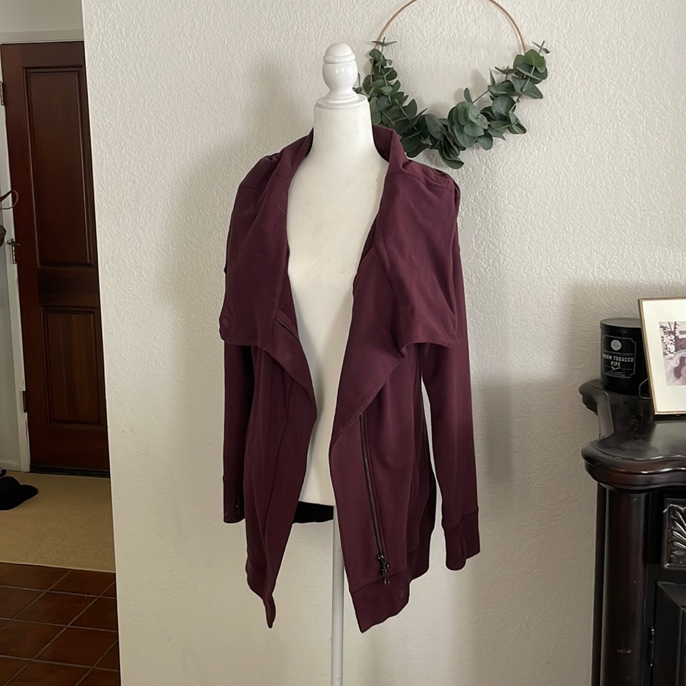 GUC Lululemon burgundy long cardigan with hood sz 6 or 8